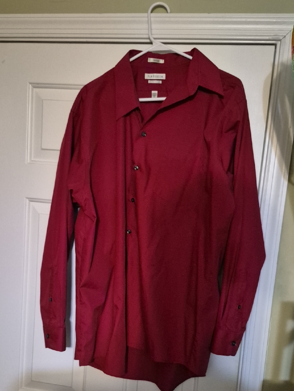 Van Heusen Men's Deep Red Long-Sleeve Dress Shirt